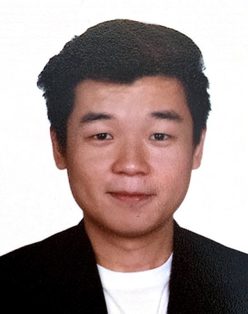 Aron Tan